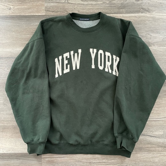 Brandy Crewneck - Picture 1 of 2